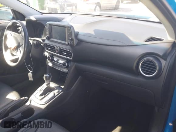 ✅ 2018 Hyundai Kona Limited • VIN: KM8K3CA56JU101934 • Lot: 43678311. Wystawiony na IAAI z przebiegiem 63 142 mil. Bezpłatny archiwum sprzedaży aukcyjnych z USA i szczegółowy raport historii pojazdu na DreamBid. Zdjęcie 5.