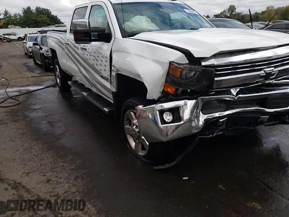 ✅ 2019 Chevrolet Silverado 2500HD LTZ • VIN: 1GC1KTEG9KF100989 • Lot: 72360484. Wystawiony na Copart z przebiegiem 141 313 mil. Bezpłatny archiwum sprzedaży aukcyjnych z USA i szczegółowy raport historii pojazdu na DreamBid. Zdjęcie 13.
