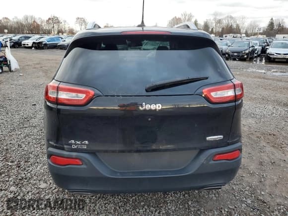 ✅ 2015 Jeep Cherokee Latitude • VIN: 1C4PJMCS9FW751992 • Lot: 93010215. Wystawiony na Copart z przebiegiem Nie podano. Bezpłatny archiwum sprzedaży aukcyjnych z USA i szczegółowy raport historii pojazdu na DreamBid. Zdjęcie 6.