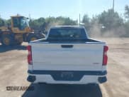 ✅ 2022 Chevrolet Silverado 1500 RST • VIN: 3GCUDEEDXNG634773 • Lot: 43339956. Wystawiony na IAAI z przebiegiem 77 414 mil. Bezpłatny archiwum sprzedaży aukcyjnych z USA i szczegółowy raport historii pojazdu na DreamBid. Zdjęcie 16.