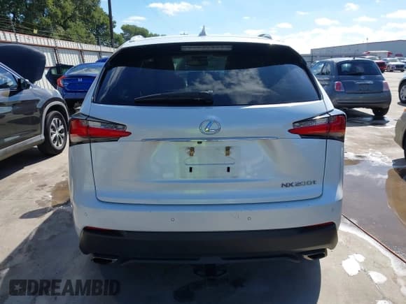 ✅ 2015 Lexus NX 200t • VIN: JTJYARBZ3F2012749 • Lot: 42814656. Wystawiony na IAAI z przebiegiem 105 675 mil. Bezpłatny archiwum sprzedaży aukcyjnych z USA i szczegółowy raport historii pojazdu na DreamBid. Zdjęcie 17.