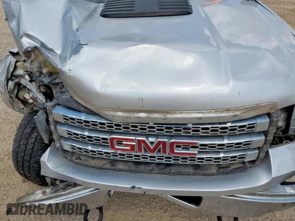 ✅ 2014 GMC Sierra 2500HD SLE • VIN: 1GT120CG2EF137629 • Лот: 62912675. Опубликован ранее на Copart с пробегом 188 833 миль. Бесплатный доступ к архиву аукционных продаж из США и подробный отчёт об истории автомобиля на DreamBid. Изображение 11.