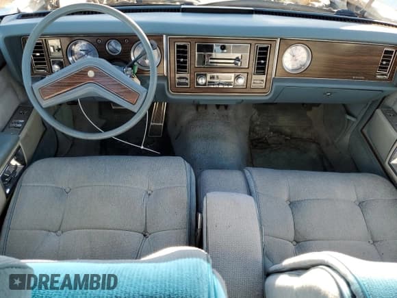 ✅ 1979 Buick LeSabre • VIN: 4P69X9X144026 • Lot: 85050274. Wystawiony na Copart z przebiegiem 48 375 mil. Bezpłatny archiwum sprzedaży aukcyjnych z USA i szczegółowy raport historii pojazdu na DreamBid. Zdjęcie 8.