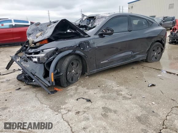 ✅ 2022 Ford Mustang Mach-E California Route 1 • VIN: 3FMTK2R71NMA01600 • Лот: 55570255. Опубликован ранее на Copart с пробегом Не указан. Бесплатный доступ к архиву аукционных продаж из США и подробный отчёт об истории автомобиля на DreamBid. Изображение 1.