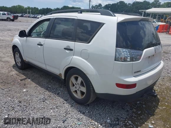 ✅ 2007 Mitsubishi Outlander LS • VIN: JA4MT31X87Z001807 • Lot: 42466598. Listed on IAAI with 220,108 mi. Free auction sales archive from the USA and detailed vehicle history report at DreamBid. Image 3.
