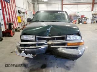 ✅ 2003 Chevrolet S-10 LS • VIN: 1GCDT19X538186820 • Лот: 84168494. Опубликован ранее на Copart с пробегом 243 088 миль. Бесплатный доступ к архиву аукционных продаж из США и подробный отчёт об истории автомобиля на DreamBid. Изображение 5.