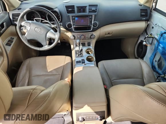 ✅ 2013 Toyota Highlander SE • VIN: 5TDZK3EH7DS094463 • Лот: 82536645. Опубликован ранее на Copart с пробегом 70 272 миль. Бесплатный доступ к архиву аукционных продаж из США и подробный отчёт об истории автомобиля на DreamBid. Изображение 8.