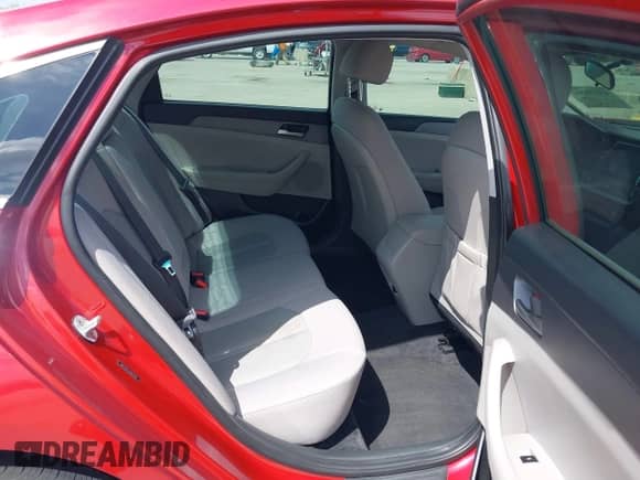 2018 Hyundai Sonata SE z VIN 5NPE24AF4JH603239, wystawiony jako IAAI lot #43277984 z przebiegiem 126 742 mil mil oraz . Historia ofert i sprzedaży dostępna na DreamBid. Obrazek 8.