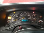 ✅ 2001 Chevrolet Silverado 2500HD LS • VIN: 1GCHK29U81E250671 • Lot: 61221475. Wystawiony na Copart z przebiegiem 139 359 mil. Bezpłatny archiwum sprzedaży aukcyjnych z USA i szczegółowy raport historii pojazdu na DreamBid. Zdjęcie 9.