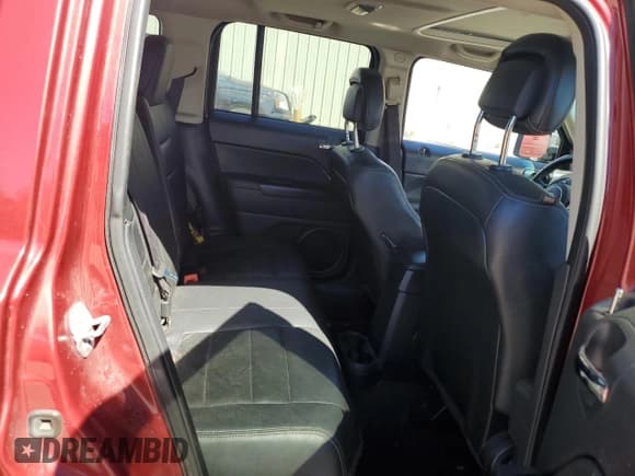 ✅ 2016 Jeep Patriot High Altitude • VIN: 1C4NJPFA0GD698740 • Lot: 86516955. Wystawiony na Copart z przebiegiem 183 306 mil. Bezpłatny archiwum sprzedaży aukcyjnych z USA i szczegółowy raport historii pojazdu na DreamBid. Zdjęcie 11.