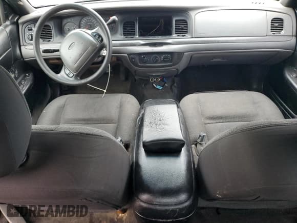 ✅ 2000 Ford Crown Victoria Police Interceptor • VIN: 2FAFP71W0YX215835 • Lot: 61430215. Wystawiony na Copart z przebiegiem 158 966 mil. Bezpłatny archiwum sprzedaży aukcyjnych z USA i szczegółowy raport historii pojazdu na DreamBid. Zdjęcie 8.