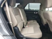 ✅ 2023 Ford Explorer • VIN: 1FMSK8BH8PGB57423 • Lot: 69307165. Wystawiony na Copart z przebiegiem 4 379 mil. Bezpłatny archiwum sprzedaży aukcyjnych z USA i szczegółowy raport historii pojazdu na DreamBid. Zdjęcie 10.