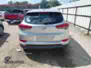 2018 Hyundai Tucson SEL z VIN KM8J33A41JU695772, wystawiony jako IAAI lot #43318562 z przebiegiem 104 982 mil mil oraz . Historia ofert i sprzedaży dostępna na DreamBid. Obrazek 16.