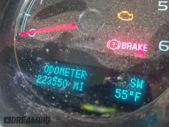 ✅ 2011 Chevrolet Suburban LT • VIN: 1GNSKJE39BR320788 • Lot: 42386595. Listed on IAAI with 223,550 mi. Free auction sales archive from the USA and detailed vehicle history report at DreamBid. Image 15.