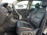 ✅ 2017 Volkswagen Tiguan Wolfsburg Edition • VIN: WVGSV7AX7HW500143 • Лот: 93268975. Опубликован ранее на Copart с пробегом 68 525 миль. Бесплатный доступ к архиву аукционных продаж из США и подробный отчёт об истории автомобиля на DreamBid. Изображение 7.