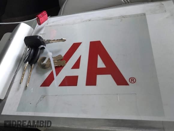 ✅ 2007 Chevrolet Silverado 1500 Work Truck • VIN: 1GCEC14C37E519953 • Lot: 43124498. Wystawiony na IAAI z przebiegiem 297 930 mil. Bezpłatny archiwum sprzedaży aukcyjnych z USA i szczegółowy raport historii pojazdu na DreamBid. Zdjęcie 11.