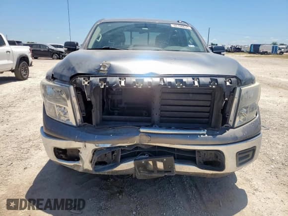 ✅ 2017 Nissan Titan S • VIN: 1N6AA1EK9HN516905 • Lot: 66190635. Wystawiony na Copart z przebiegiem 147 386 mil. Bezpłatny archiwum sprzedaży aukcyjnych z USA i szczegółowy raport historii pojazdu na DreamBid. Zdjęcie 5.