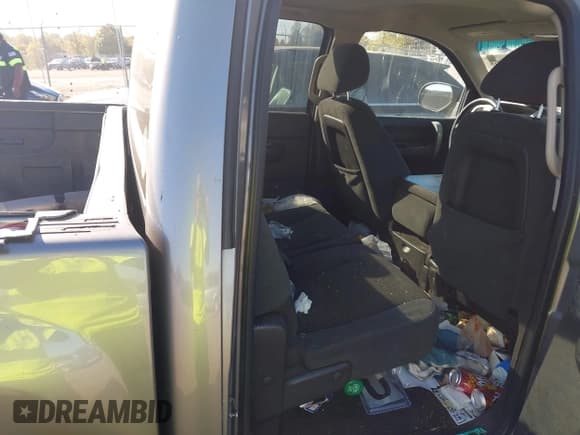 ✅ 2007 Chevrolet Silverado 1500 1LT • VIN: 2GCEC13J171730196 • Lot: 43476968. Wystawiony na IAAI z przebiegiem 319 737 mil. Bezpłatny archiwum sprzedaży aukcyjnych z USA i szczegółowy raport historii pojazdu na DreamBid. Zdjęcie 8.