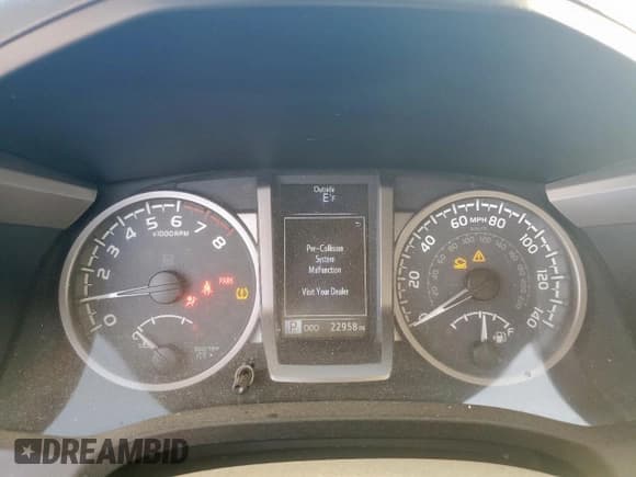 ✅ 2018 Toyota Tacoma Limited • VIN: 5TFEZ5CN8JX058981 • Lot: 64177745. Listed on Copart with 22,958 mi. Free auction sales archive from the USA and detailed vehicle history report at DreamBid. Image 9.