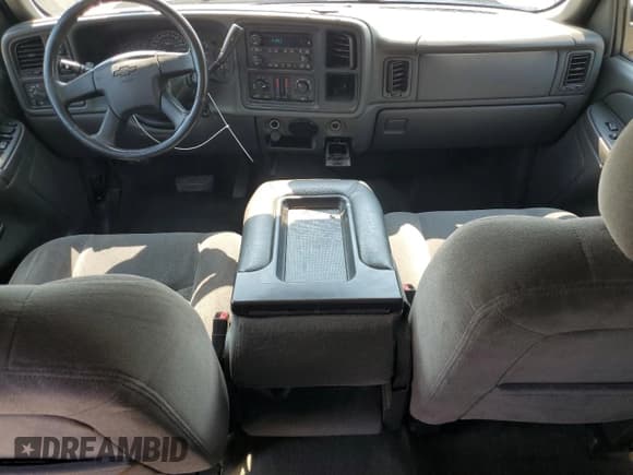 ✅ 2006 Chevrolet Silverado 2500HD LT2 • VIN: 1GCHK23U06F158786 • Lot: 60594805. Wystawiony na Copart z przebiegiem 209 549 mil. Bezpłatny archiwum sprzedaży aukcyjnych z USA i szczegółowy raport historii pojazdu na DreamBid. Zdjęcie 8.