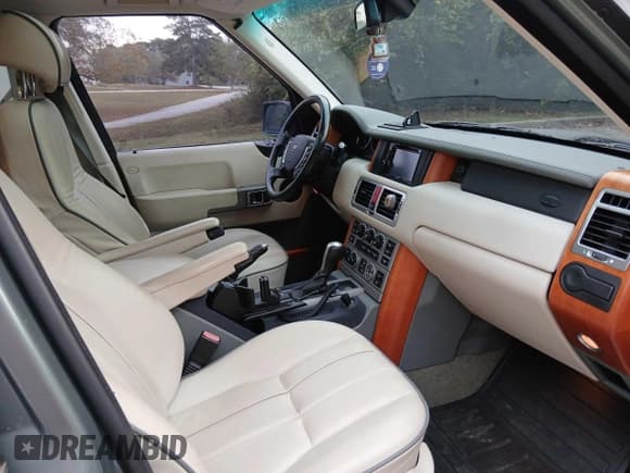 ✅ 2004 Land Rover Range Rover HSE • VIN: SALMF11404A167264 • Lot: 83259764. Wystawiony na Copart z przebiegiem 59 831 mil. Bezpłatny archiwum sprzedaży aukcyjnych z USA i szczegółowy raport historii pojazdu na DreamBid. Zdjęcie 5.