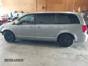 ✅ 2020 Dodge Grand Caravan GT • VIN: 2C4RDGEGXLR188885 • Lot: 42759537. Wystawiony na IAAI z przebiegiem 157 821 mil. Bezpłatny archiwum sprzedaży aukcyjnych z USA i szczegółowy raport historii pojazdu na DreamBid. Zdjęcie 14.