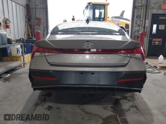 ✅ 2025 Hyundai Elantra SEL Convenience • VIN: KMHLS4DG6SU888914 • Лот: 43863617. Опубликован ранее на IAAI с пробегом 26 791 миль. Бесплатный доступ к архиву аукционных продаж из США и подробный отчёт об истории автомобиля на DreamBid. Изображение 16.