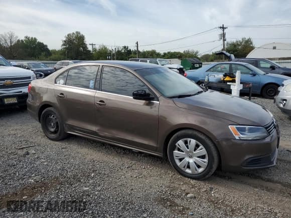 ✅ 2013 Volkswagen Jetta SE • VIN: 3VWBP7AJ8DM252521 • Лот: 81758635. Опубликован ранее на Copart с пробегом 131 893 миль. Бесплатный доступ к архиву аукционных продаж из США и подробный отчёт об истории автомобиля на DreamBid. Изображение 4.