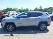 ✅ 2022 Jeep Compass Latitude Lux • VIN: 3C4NJDFB4NT181195 • Lot: 42536275. Wystawiony na IAAI z przebiegiem 77 767 mil. Bezpłatny archiwum sprzedaży aukcyjnych z USA i szczegółowy raport historii pojazdu na DreamBid. Zdjęcie 14.