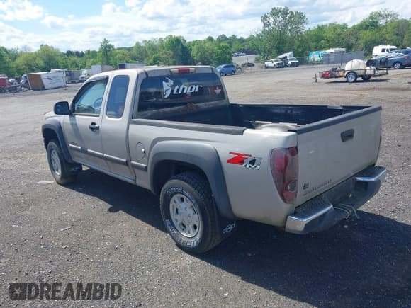 ✅ 2004 Chevrolet Colorado LS Z71 • VIN: 1GCDT196648111231 • Lot: 42176134. Wystawiony na IAAI z przebiegiem 165 736 mil. Bezpłatny archiwum sprzedaży aukcyjnych z USA i szczegółowy raport historii pojazdu na DreamBid. Zdjęcie 3.