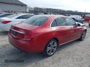 ✅ 2018 Mercedes-Benz C 300 • VIN: 55SWF4KBXJU282471 • Lot: 41702125. Wystawiony na IAAI z przebiegiem 35 192 mil. Bezpłatny archiwum sprzedaży aukcyjnych z USA i szczegółowy raport historii pojazdu na DreamBid. Zdjęcie 4.