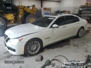 ✅ 2013 BMW 7 Series 750Li xDrive • VIN: WBAYF8C58DD140994 • Lot: 84940475. Wystawiony na Copart z przebiegiem 86 192 mil. Bezpłatny archiwum sprzedaży aukcyjnych z USA i szczegółowy raport historii pojazdu na DreamBid. Zdjęcie 1.