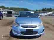 2013 Hyundai Accent GLS z VIN KMHCU4AE4DU319379, wystawiony jako IAAI lot #43096045 z przebiegiem 63 918 mil mil oraz . Historia ofert i sprzedaży dostępna na DreamBid. Obrazek 12.