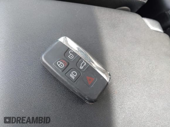 ✅ 2011 Land Rover LR4 HSE • VIN: SALAG2D4XBA570750 • Лот: 43069427. Опубликован ранее на IAAI с пробегом 164 077 миль. Бесплатный доступ к архиву аукционных продаж из США и подробный отчёт об истории автомобиля на DreamBid. Изображение 11.