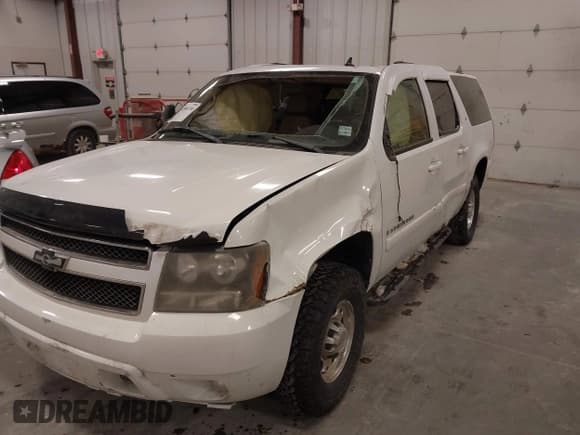 ✅ 2007 Chevrolet Suburban Commercial • VIN: 3GNGK26K97G294704 • Lot: 41884158. Wystawiony na IAAI z przebiegiem 187 857 mil. Bezpłatny archiwum sprzedaży aukcyjnych z USA i szczegółowy raport historii pojazdu na DreamBid. Zdjęcie 6.