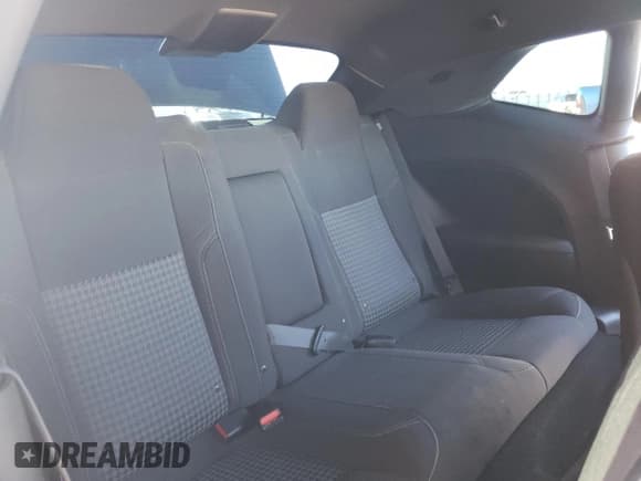 ✅ 2020 Dodge Challenger SXT • VIN: 2C3CDZAG1LH161589 • Lot: 70772102. Wystawiony na Copart z przebiegiem 16 510 mil. Bezpłatny archiwum sprzedaży aukcyjnych z USA i szczegółowy raport historii pojazdu na DreamBid. Zdjęcie 10.