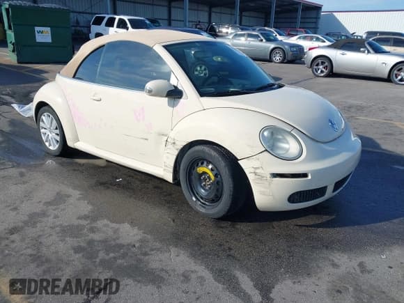 ✅ 2008 Volkswagen Beetle SE • VIN: 3VWRF31Y78M400414 • Lot: 43267745. Listed on IAAI with 129,692 mi. Free auction sales archive from the USA and detailed vehicle history report at DreamBid. Image 1.