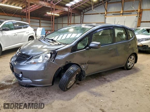 ✅ 2013 Honda Fit • VIN: LUCGE8G58D3008282 • Лот: 93811915. Опубликован ранее на Copart с пробегом Не указан. Бесплатный доступ к архиву аукционных продаж из США и подробный отчёт об истории автомобиля на DreamBid. Изображение 1.