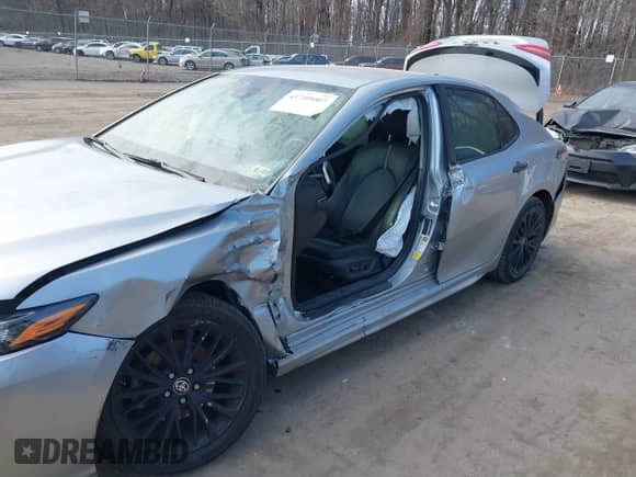 2022 Toyota Camry SE с VIN 4T1T11AK8NU006253, выставлен на аукционе IAAI как лот 41709007 с пробегом 200 165 миль миль и . История ставок и продаж доступна на DreamBid. Изображение 6.