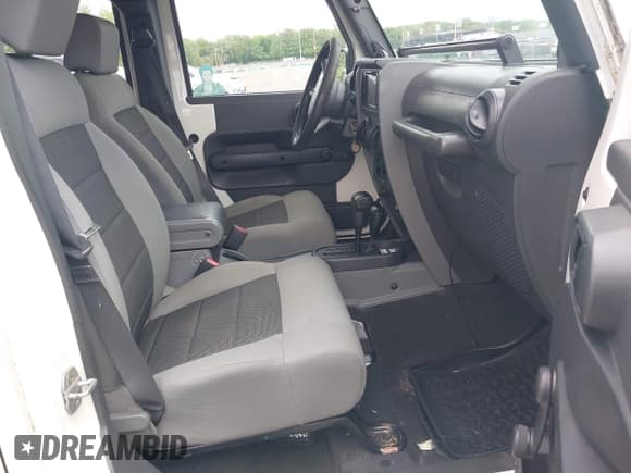 ✅ 2008 Jeep Wrangler Unlimited X • VIN: 1J4GA39188L584256 • Lot: 42349536. Listed on IAAI with 126,778 mi. Free auction sales archive from the USA and detailed vehicle history report at DreamBid. Image 5.
