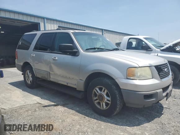 ✅ 2003 Ford Expedition XLT Value • VIN: 1FMFU16W73LB28248 • Lot: 65766995. Listed on Copart with 294,121 mi. Free auction sales archive from the USA and detailed vehicle history report at DreamBid. Image 4.