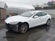 ✅ 2013 Tesla Model S • VIN: 5YJSA1CN2DFP12584 • Lot: 43711385. Wystawiony na IAAI z przebiegiem 133 895 mil. Bezpłatny archiwum sprzedaży aukcyjnych z USA i szczegółowy raport historii pojazdu na DreamBid. Zdjęcie 19.