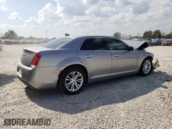 ✅ 2017 Chrysler 300 C • VIN: 2C3CCAEG6HH570595 • Лот: 81996925. Опубликован ранее на Copart с пробегом 88 199 миль. Бесплатный доступ к архиву аукционных продаж из США и подробный отчёт об истории автомобиля на DreamBid. Изображение 3.