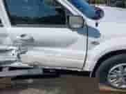 2005 Mercury Mariner Luxury z VIN 4M2CU56165DJ21267, wystawiony jako IAAI lot #41934003 z przebiegiem Nie podano mil oraz . Historia ofert i sprzedaży dostępna na DreamBid. Obrazek 17.