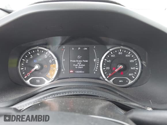 ✅ 2020 Jeep Renegade Sport • VIN: ZACNJAAB9LPL03220 • Lot: 42486314. Wystawiony na IAAI z przebiegiem 100 290 mil. Bezpłatny archiwum sprzedaży aukcyjnych z USA i szczegółowy raport historii pojazdu na DreamBid. Zdjęcie 7.