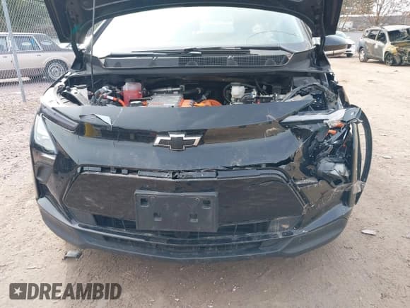 ✅ 2023 Chevrolet Bolt EV 2LT • VIN: 1G1FX6S00P4191615 • Lot: 41858146. Wystawiony na IAAI z przebiegiem 24 403 mil. Bezpłatny archiwum sprzedaży aukcyjnych z USA i szczegółowy raport historii pojazdu na DreamBid. Zdjęcie 6.