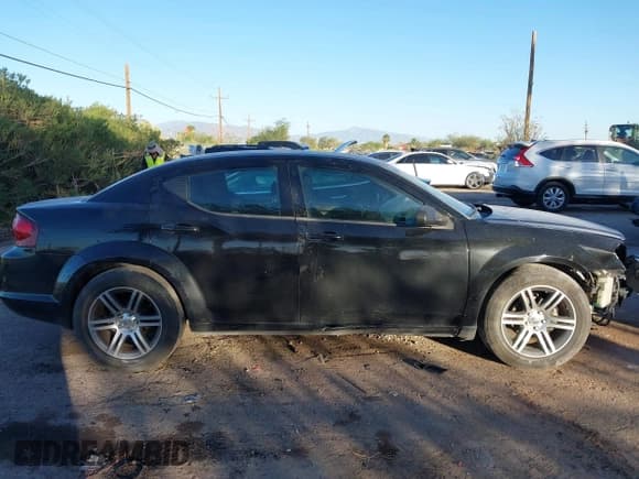 ✅ 2014 Dodge Avenger SE • VIN: 1C3CDZAG1EN182078 • Lot: 43586843. Listed on IAAI with Not provided. Free auction sales archive from the USA and detailed vehicle history report at DreamBid. Image 14.