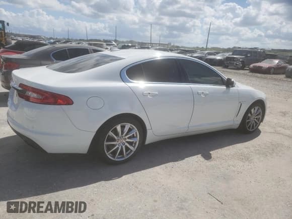 ✅ 2015 Jaguar XF T Premium • VIN: SAJWA0FS9FPU87524 • Lot: 82483535. Wystawiony na Copart z przebiegiem 59 038 mil. Bezpłatny archiwum sprzedaży aukcyjnych z USA i szczegółowy raport historii pojazdu na DreamBid. Zdjęcie 3.