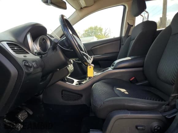 ✅ 2019 Dodge Journey SE • VIN: 3C4PDCBB9KT751381 • Lot: 89692955. Wystawiony na Copart z przebiegiem 80 113 mil. Bezpłatny archiwum sprzedaży aukcyjnych z USA i szczegółowy raport historii pojazdu na DreamBid. Zdjęcie 7.