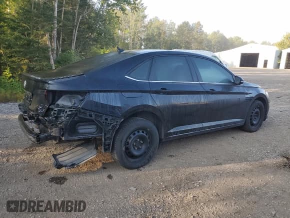 ✅ 2019 Volkswagen Jetta SEL Premium • VIN: 3VWG57BU1KM166503 • Lot: 70832965. Wystawiony na Copart z przebiegiem 220 703 mil. Bezpłatny archiwum sprzedaży aukcyjnych z USA i szczegółowy raport historii pojazdu na DreamBid. Zdjęcie 3.